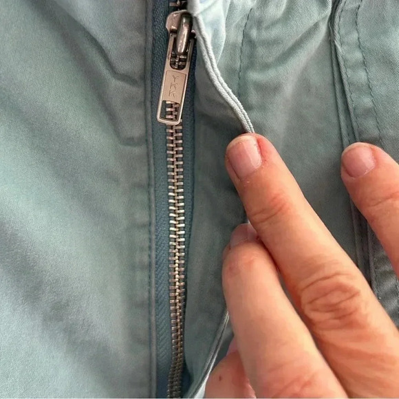 Nautica “Clipper” shorts in the best blue! Size 30. Relax fit. Great condition - Picture 7 of 7